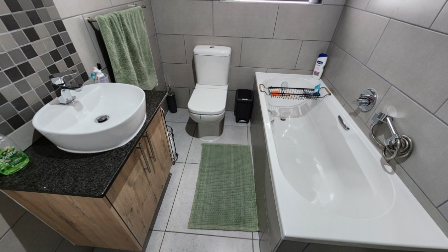 3 Bedroom Property for Sale in Hartenbos Heuwels Western Cape